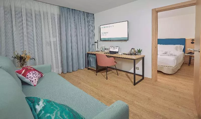 سوییت جونیور, Occidental Alicante