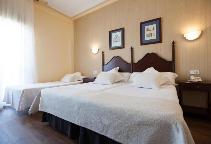 Triple Room Sea View, Ribadesella Playa