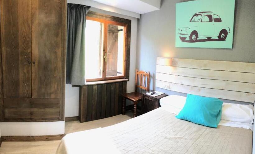 اتاق اکونومی, Torrecerredo