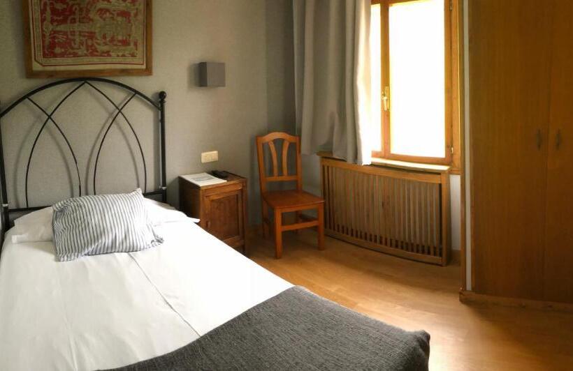 اتاق اکونومی, Torrecerredo