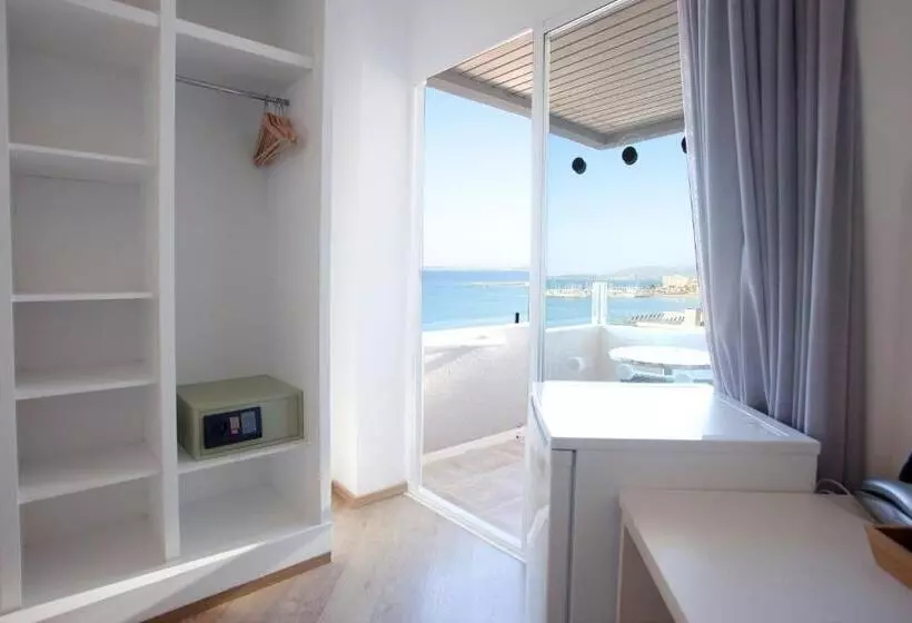 اتاق استاندارد با چشم‌انداز دریا, Palma Beach Affiliated by Fergus - Adults Only