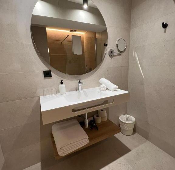 اتاق لوکس با بالکن و چشمانداز دریا, Palma Beach Affiliated by Fergus - Adults Only