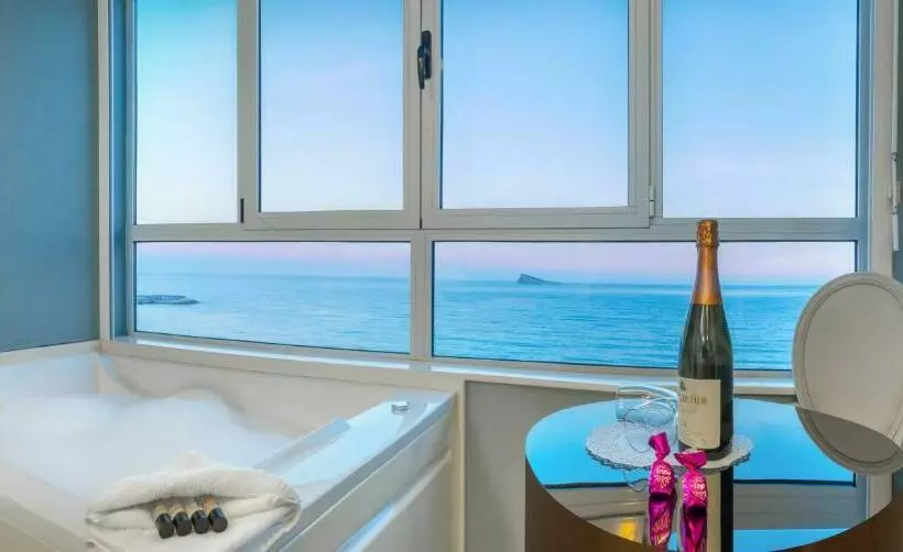 חדר סטנדרט עם ג'קוזי ונוף לים, Villa del Mar