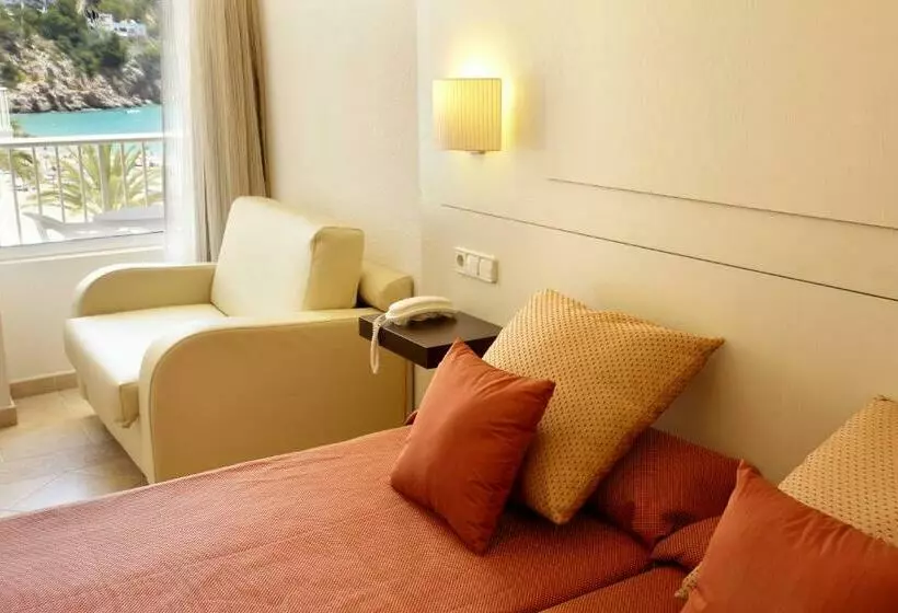 اتاق اساندارد با چشم‌انداز جانبی به دریا, Grupotel Imperio Playa
