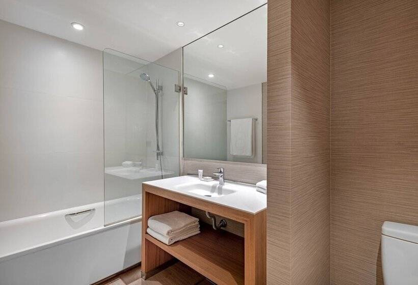 Семейный Номер, Ac Hotel Diagonal L Illa By Marriott