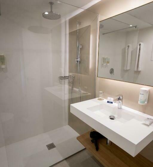 スタンダードルーム, Seth Agamenon