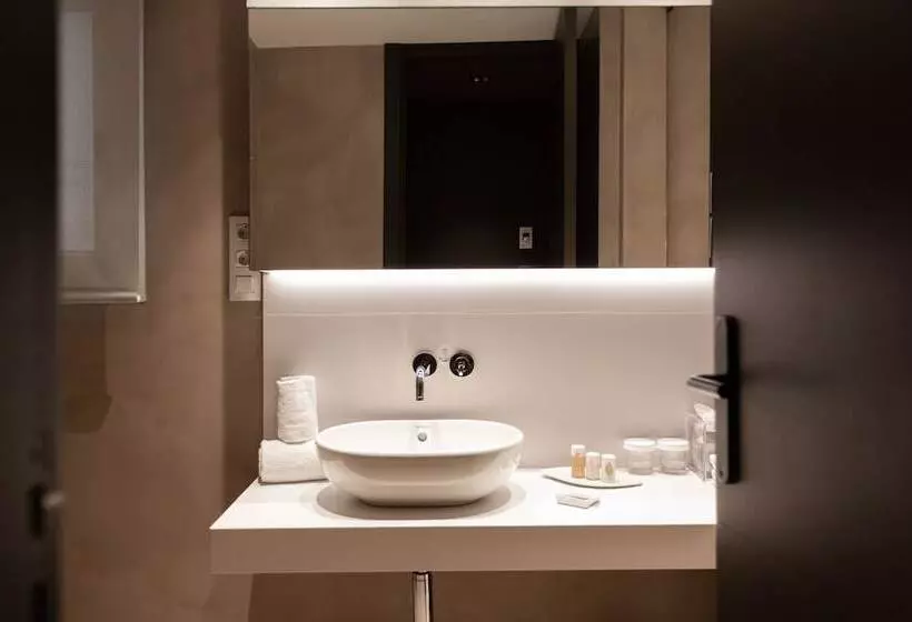 اتاق استاندارد, Alexandra Barcelona Hotel, Curio Collection By Hilton