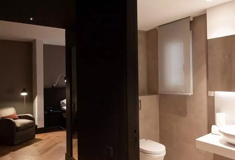 اتاق استاندارد, Alexandra Barcelona Hotel, Curio Collection By Hilton