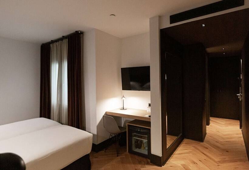 اتاق استاندارد, Alexandra Barcelona Hotel, Curio Collection By Hilton