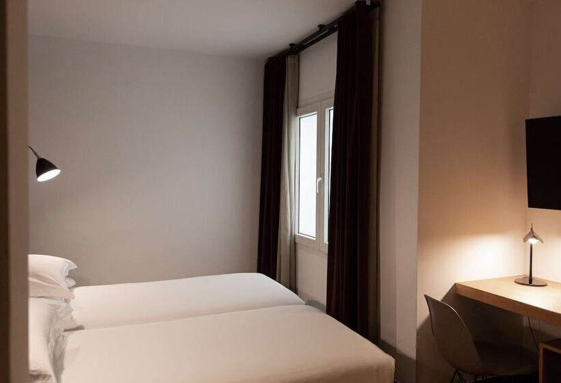 اتاق استاندارد, Alexandra Barcelona Hotel, Curio Collection By Hilton