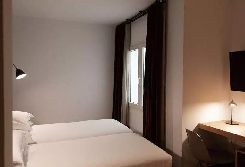 اتاق استاندارد, Alexandra Barcelona Hotel, Curio Collection By Hilton