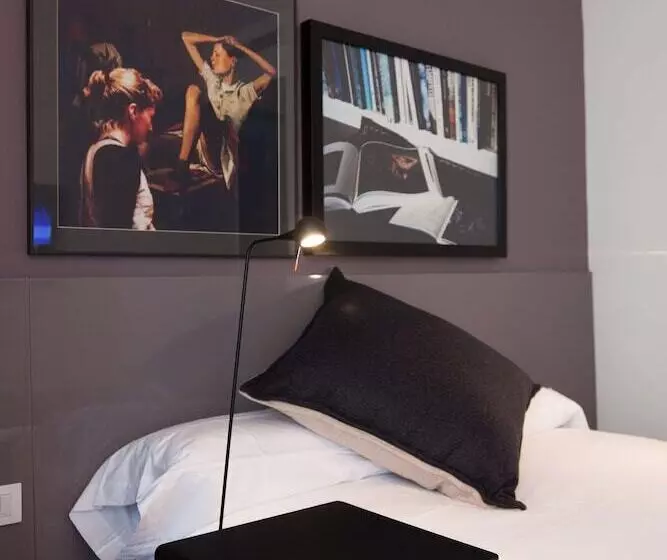 اتاق استاندارد یک نفره, Alexandra Barcelona Hotel, Curio Collection By Hilton
