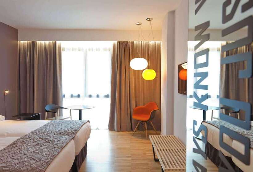 Chambre Supérieure, Alexandra Barcelona Hotel, Curio Collection By Hilton