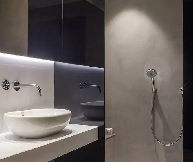 اتاق استاندارد, Alexandra Barcelona Hotel, Curio Collection By Hilton
