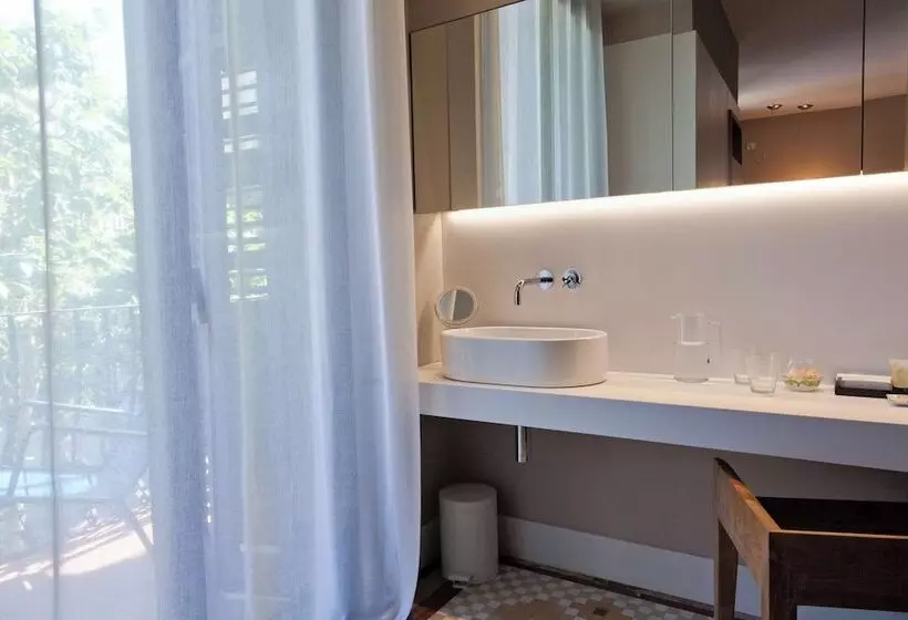 سوییت جونیور, Alexandra Barcelona Hotel, Curio Collection By Hilton