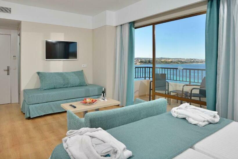 Deluxe Neljän Hengen Huone, NYX Ibiza - Adults Only