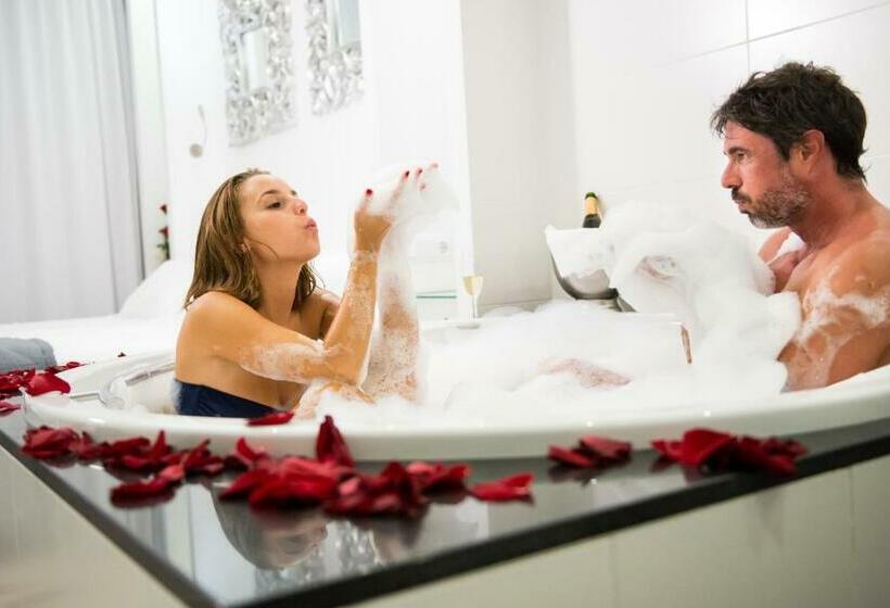 سوییت جونیور لوکس, Astoria Playa Adults Only 4 Sup