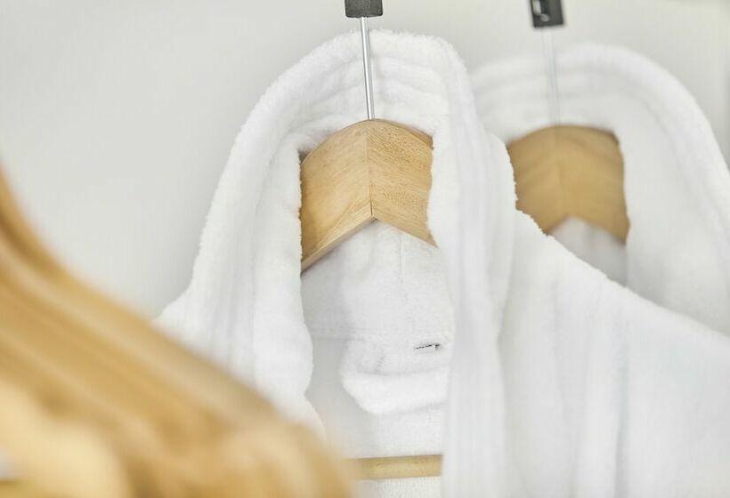 سوییت جونیور لوکس, Astoria Playa Adults Only 4 Sup