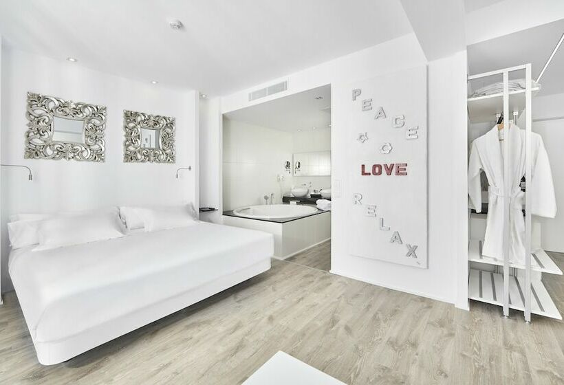 سوییت جونیور لوکس, Astoria Playa Adults Only 4 Sup