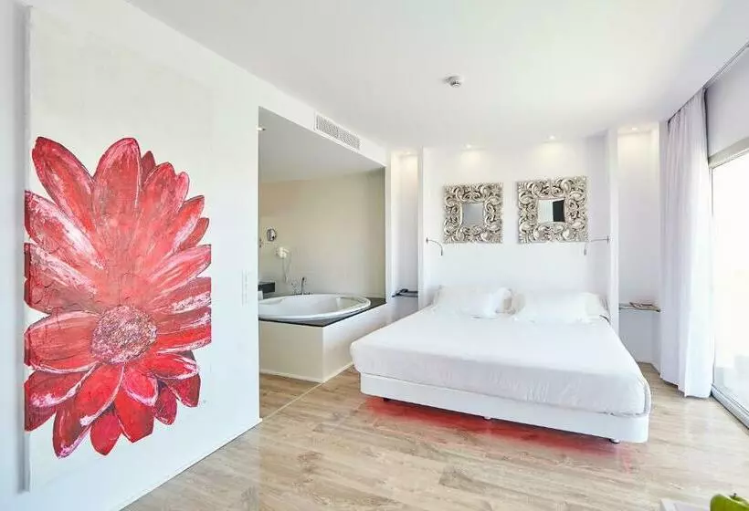 سوییت جونیور با چشم‌انداز استخر, Astoria Playa Adults Only 4 Sup