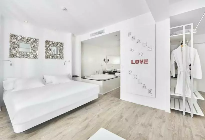 سوییت جونیور با چشم‌انداز استخر, Astoria Playa Adults Only 4 Sup