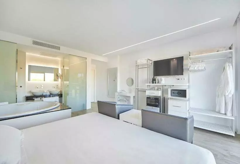 اتاق لوکس با وان آب گرم, Astoria Playa Adults Only 4 Sup
