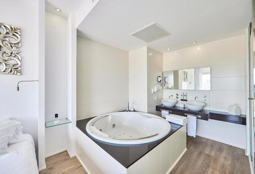 سوییت جونیور لوکس, Astoria Playa Adults Only 4 Sup