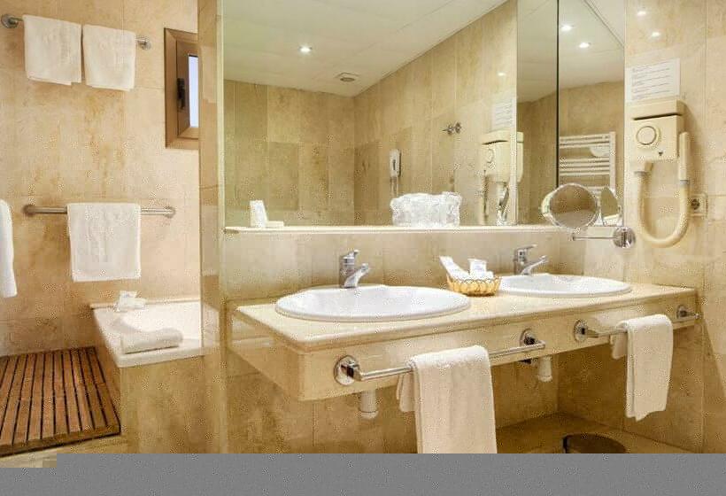 חדר סופריור, Atlantis