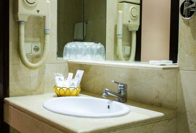 חדר אקונומי, Atlantis