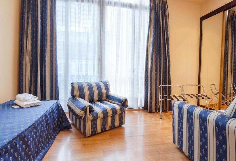 סוויטת ג'וניור, Atlantis