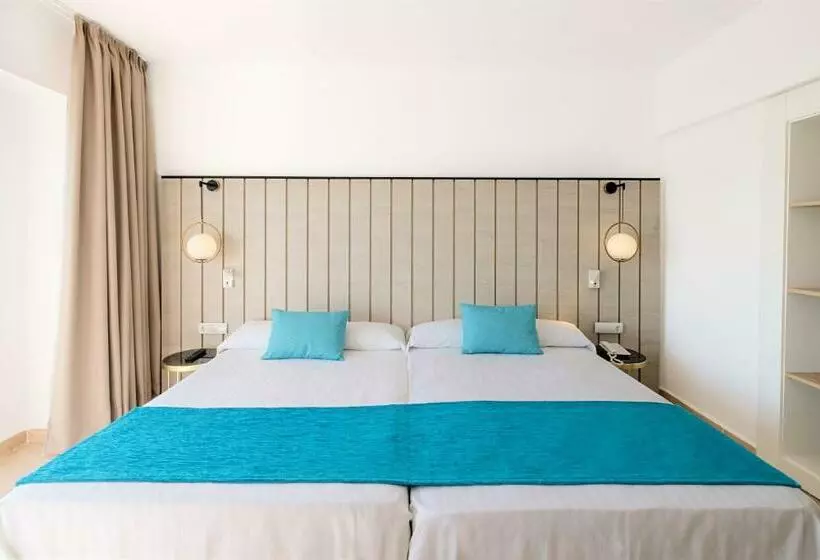 プレミアムトリプルルーム, Azuline Hotel Bergantin