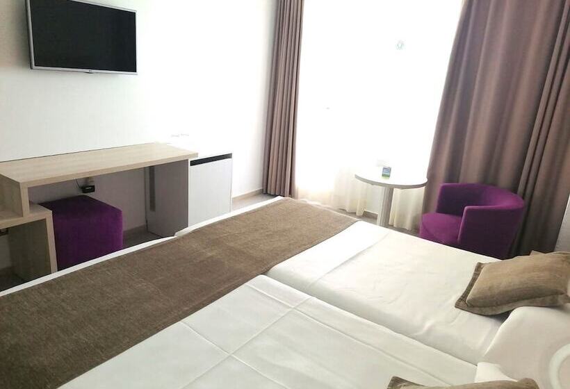 اتاق استاندارد با بالکن و چشمانداز دریا, Bahia Principe Sunlight Coral Playa