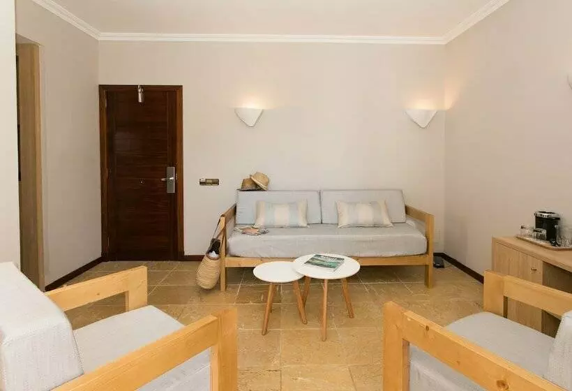 プレステージスイート, Minura Cala Galdana & Apartamentos D Aljandar