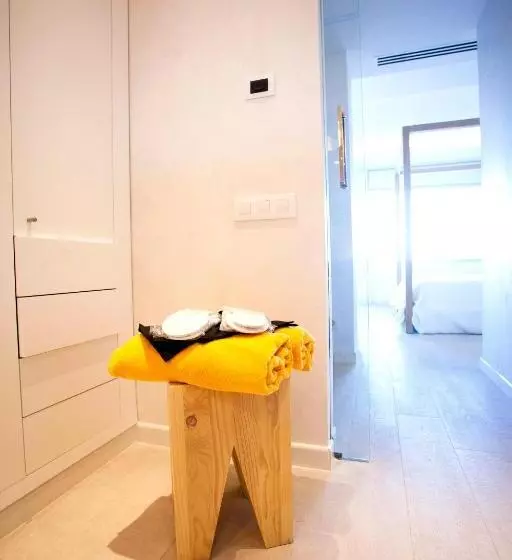 سوییت جونیور با چشم‌انداز دریا, Cala Saona & Spa