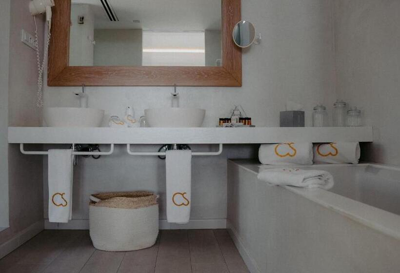 Люкс Вид на Море, Cala Saona & Spa