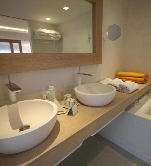 Люкс Вид на Море, Cala Saona & Spa