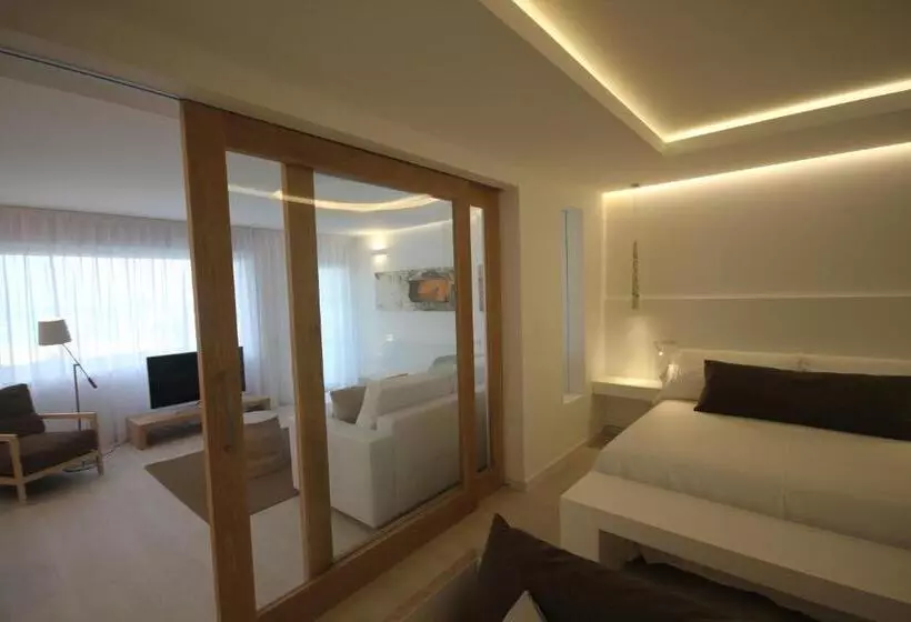 سوییت با چشم‌انداز دریا, Cala Saona & Spa