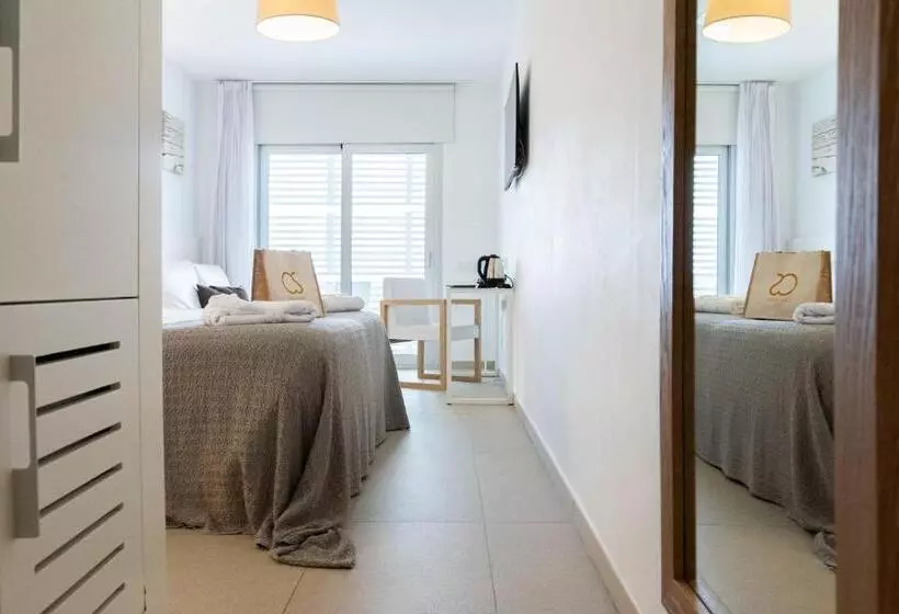 اتاق استاندارد با چشم‌انداز دریا, Cala Saona & Spa