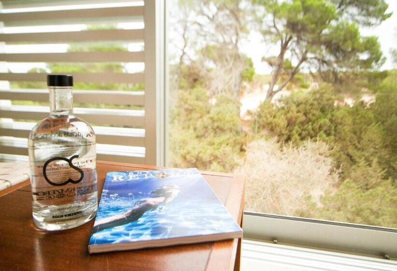 Номер Стандарт Вид на Горы, Cala Saona & Spa