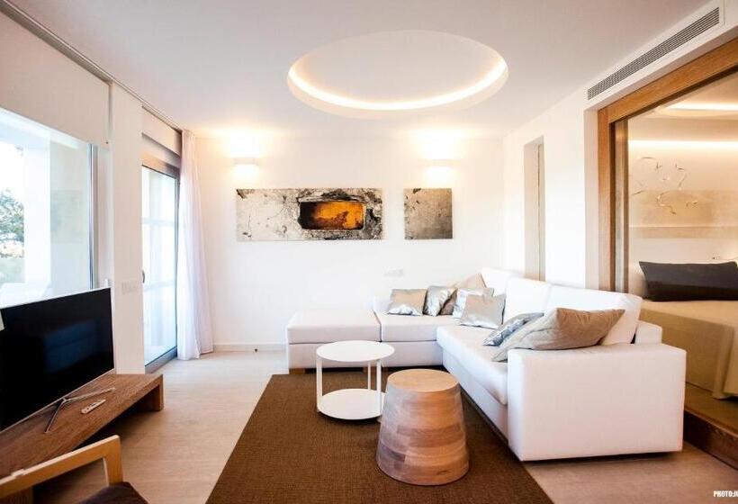 סוויטה נוף לים, Cala Saona & Spa