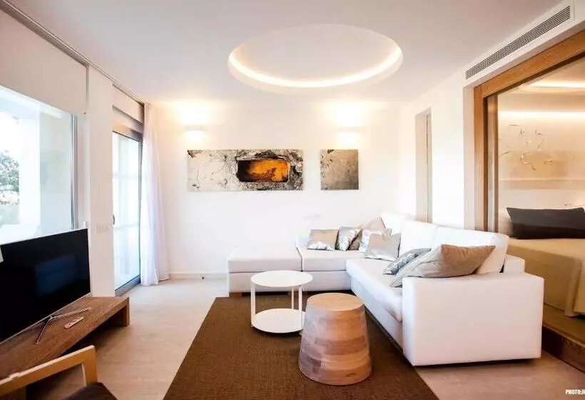 سوییت با چشم‌انداز دریا, Cala Saona & Spa