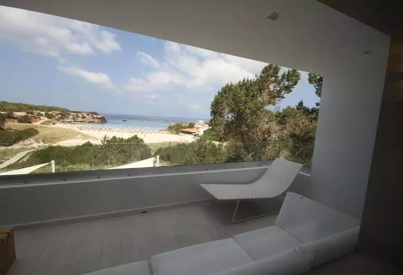 سوییت با چشم‌انداز دریا, Cala Saona & Spa
