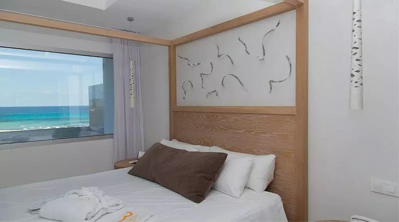 سوییت جونیور با چشم‌انداز دریا, Cala Saona & Spa