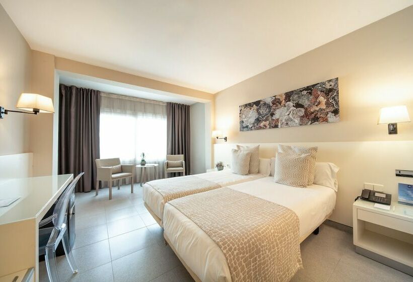 Habitació Triple Estàndard, Calipolis