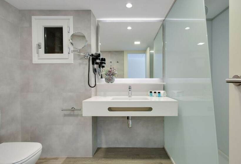 Habitació Triple Estàndard, Calipolis