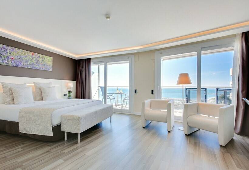 Junior Suite Vista Mar Lateral, Calipolis