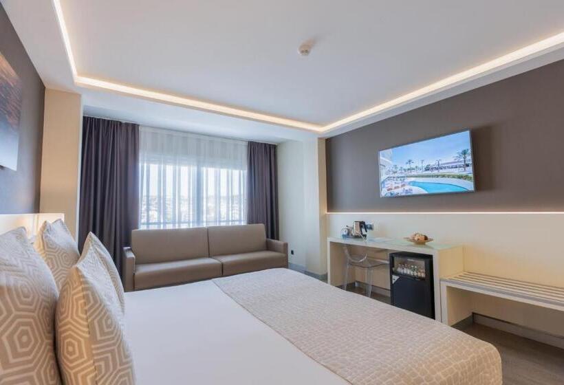 スタンダードトリプルルーム, Calipolis