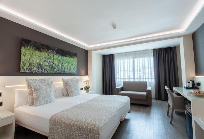 スタンダードトリプルルーム, Calipolis