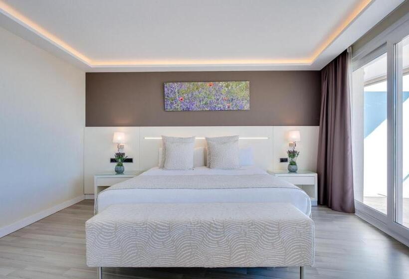 サイドシービュージュニアスイート, Calipolis