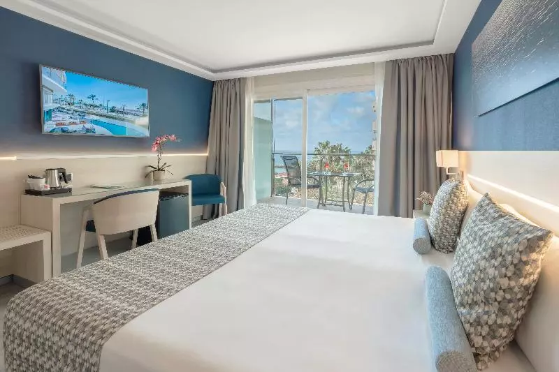 Standard Room, Calipolis